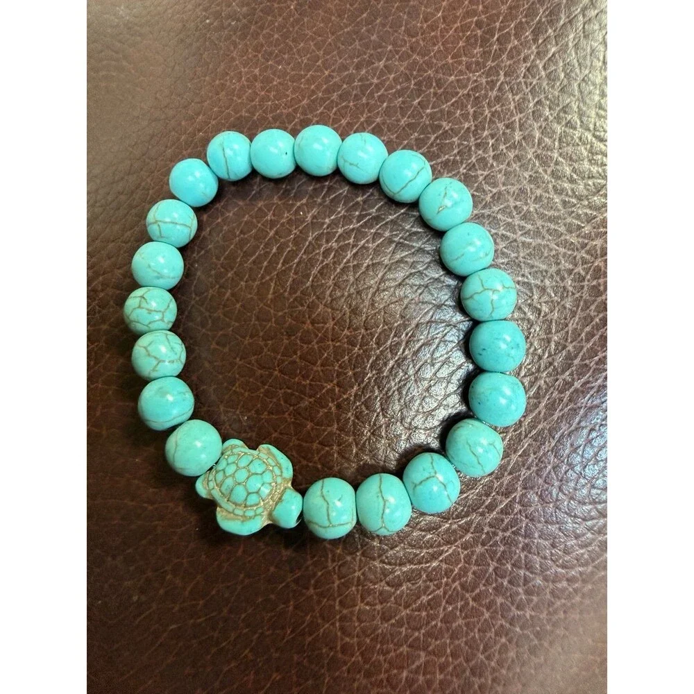 Beautiful Turquoise-Colored Beaded Sea Turtle Stretch Bracelet